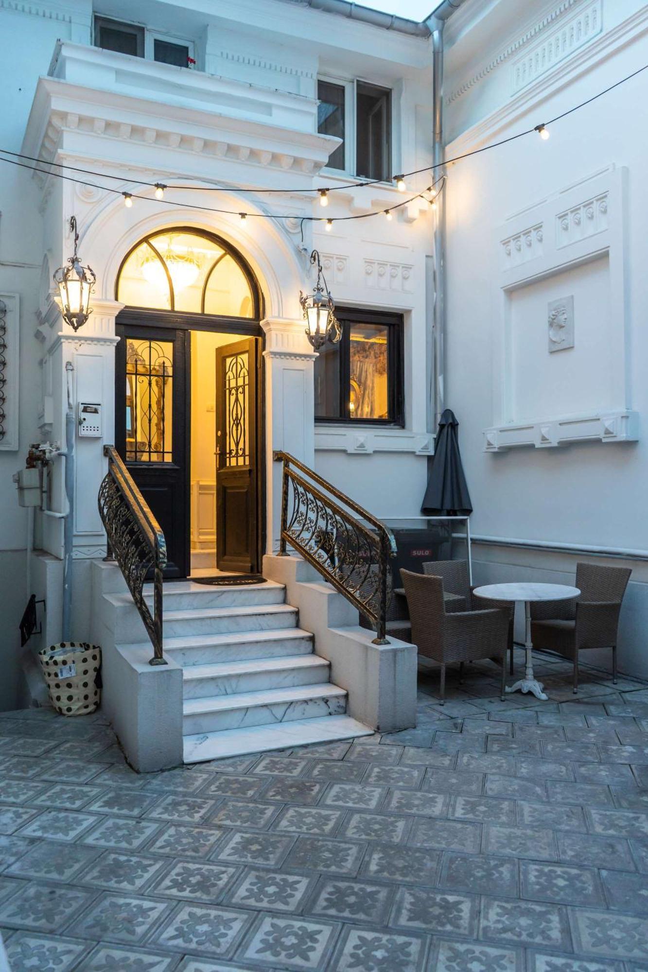 Conacul Coroanei Luxury Boutique Hotel Бухарест Екстер'єр фото