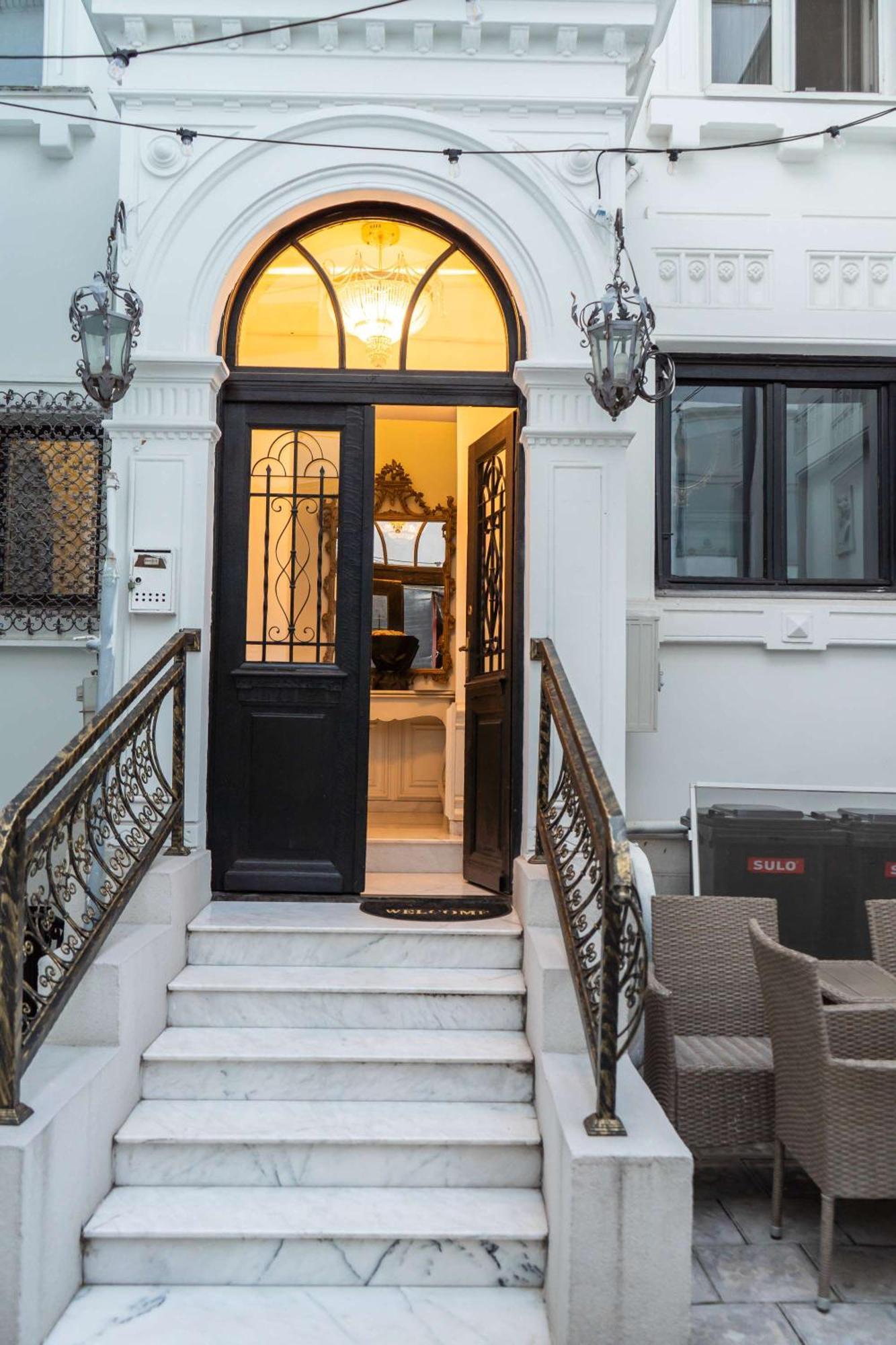Conacul Coroanei Luxury Boutique Hotel Бухарест Екстер'єр фото