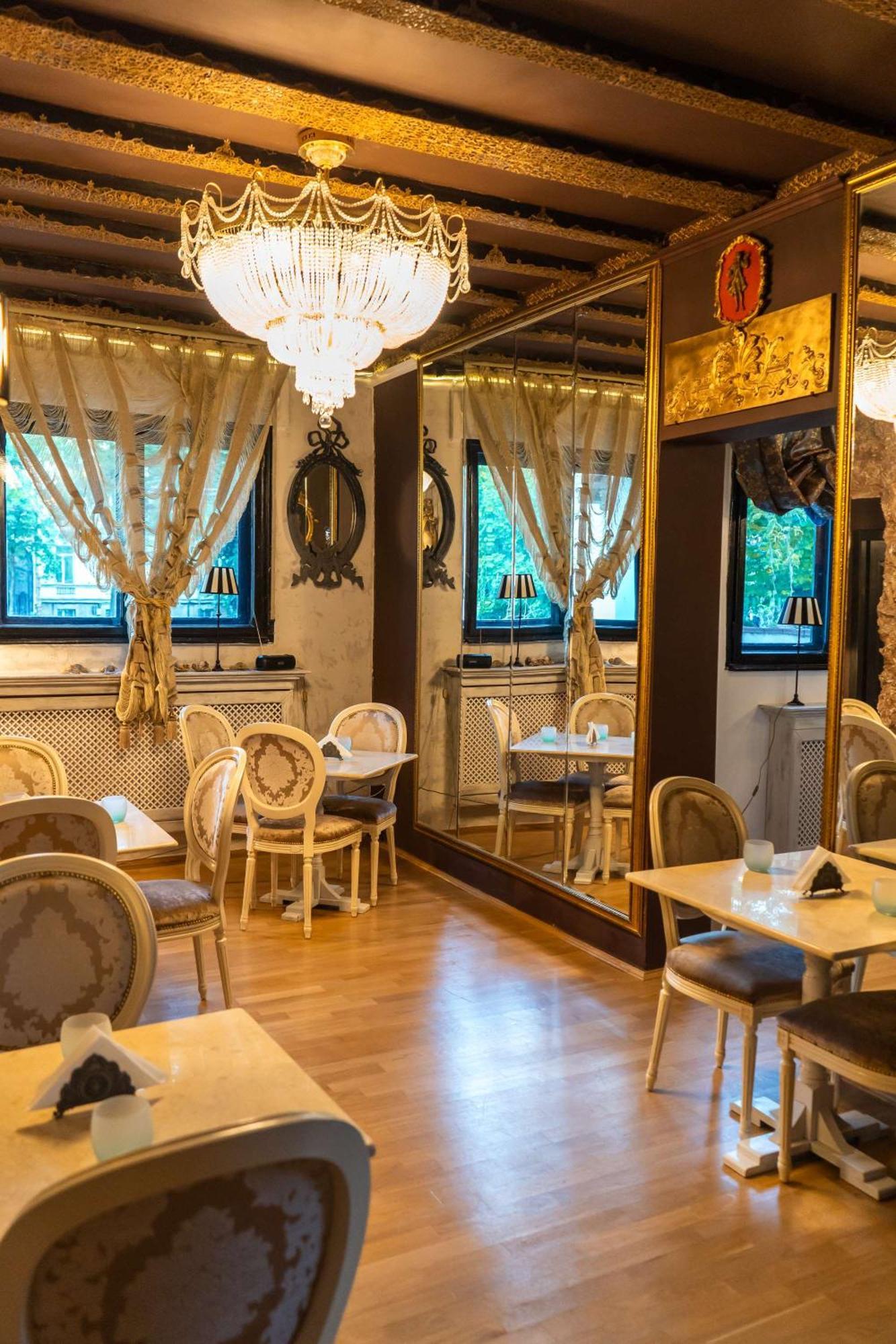 Conacul Coroanei Luxury Boutique Hotel Бухарест Екстер'єр фото