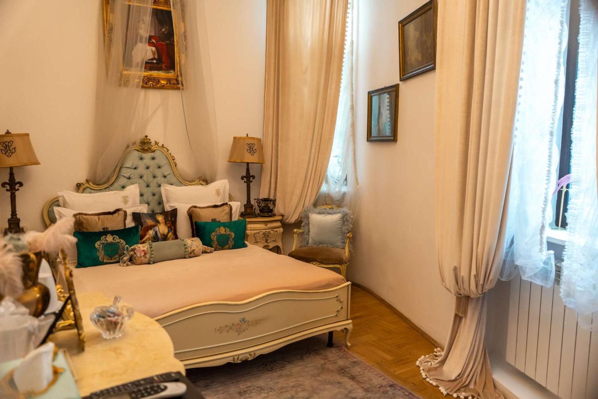 Conacul Coroanei Luxury Boutique Hotel Бухарест Екстер'єр фото