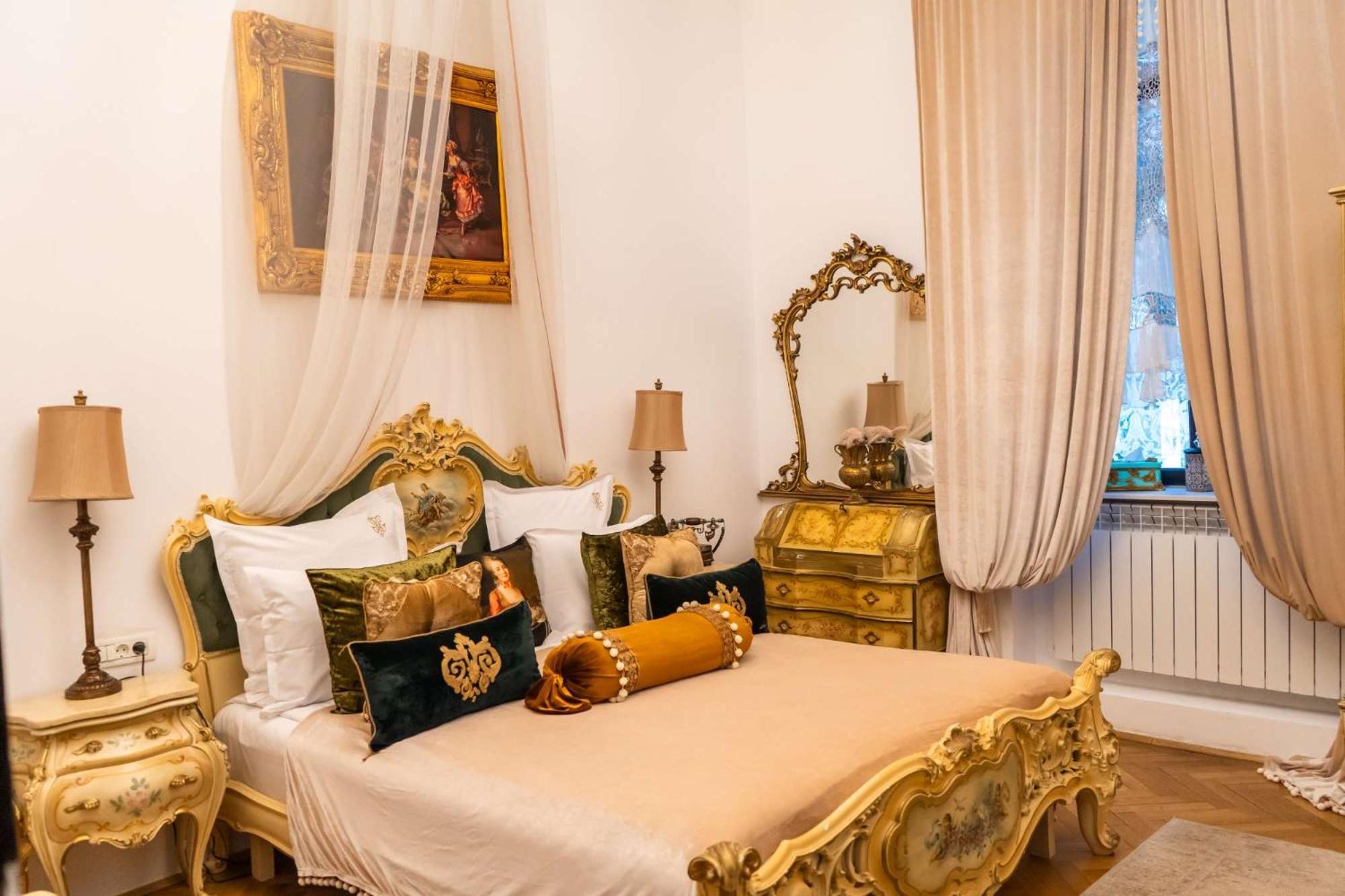Conacul Coroanei Luxury Boutique Hotel Бухарест Екстер'єр фото