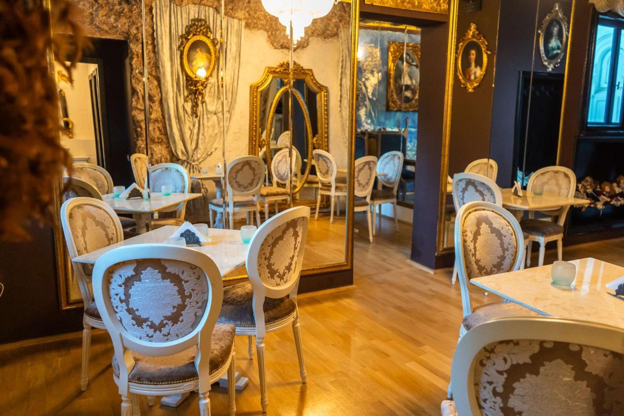 Conacul Coroanei Luxury Boutique Hotel Бухарест Екстер'єр фото